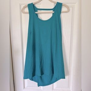 LuLaRoe Rise Triumphant top size XL.